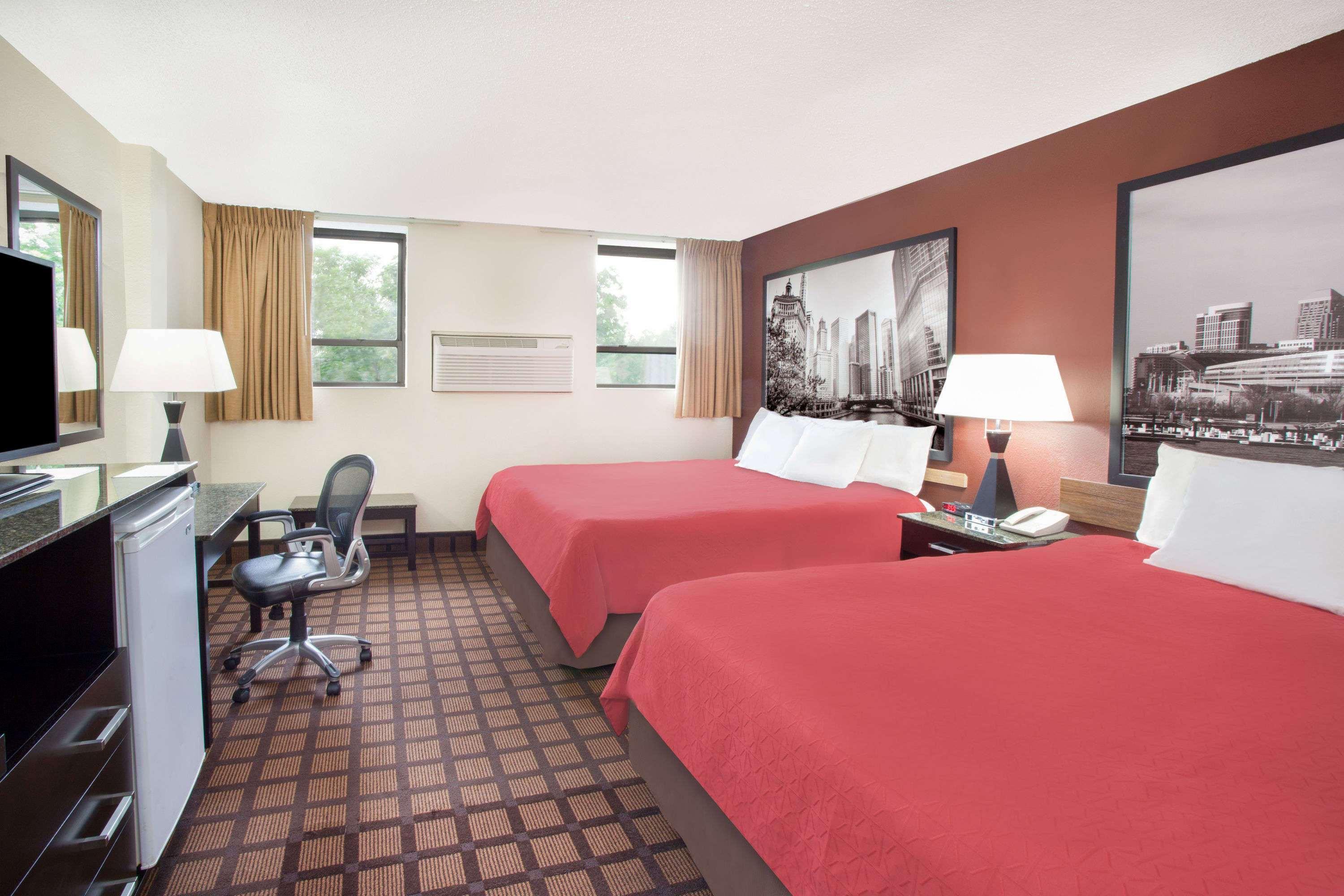 Hotel Super 8 By Wyndham Chicago Il Esterno foto