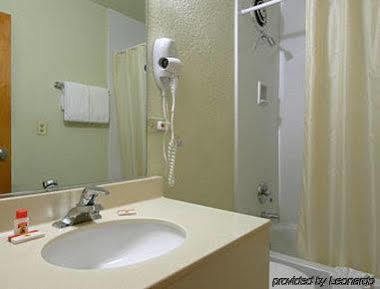 Hotel Super 8 By Wyndham Chicago Il Esterno foto